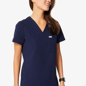 Catarina One-Pocket Scrub Top